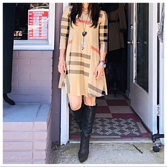 ✨LAST ONE PRICE DROP✨Designer Print dress - Picture 3 of 7